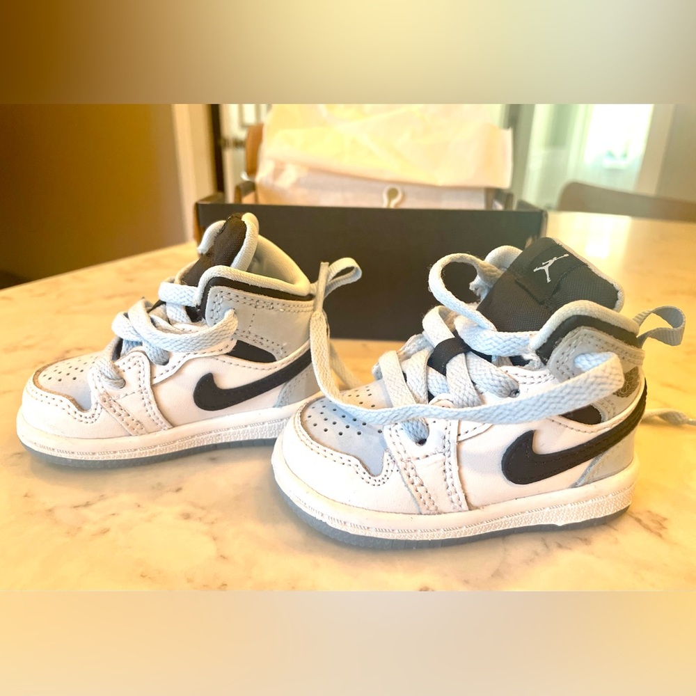 Jordan 1 MID SE (TD) Size 3C Light Blue/White/Black